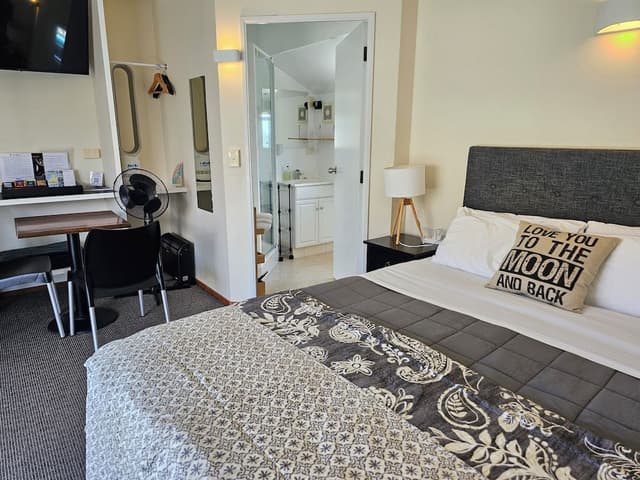 Queen Room with Free Netflix