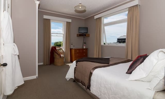 Room, 1 Queen Bed, Ocean View (Front)