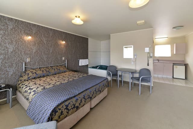 Studio (Spa Bath)