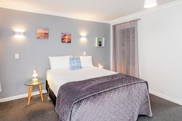 Studio, 1 Queen Bed, Patio, Garden View