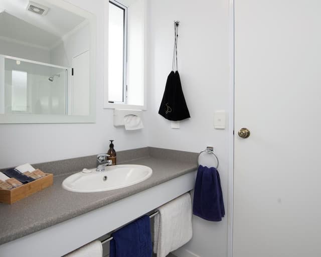 Studio, 1 Queen Bed, Patio, Garden View