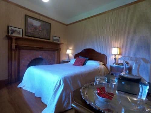 Classic Queen Room