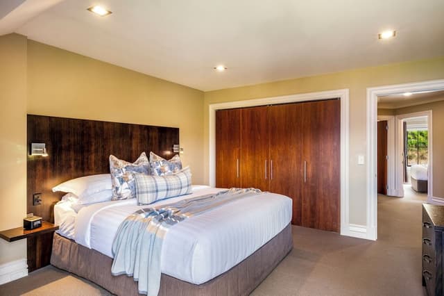 Luxury Apartment, 2 Bedrooms, Lake View
