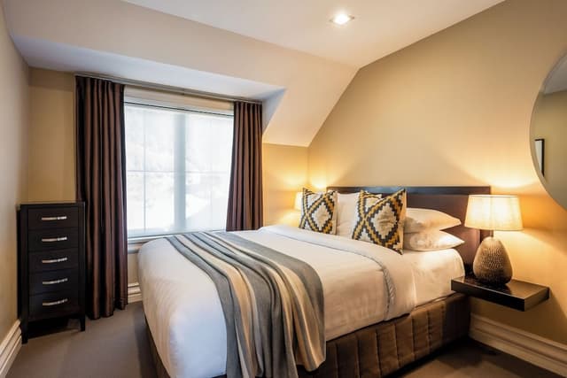 Luxury Apartment, 2 Bedrooms, Lake View