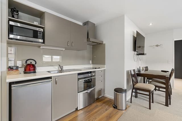 Two Bedroom Apartment (Upstairs)