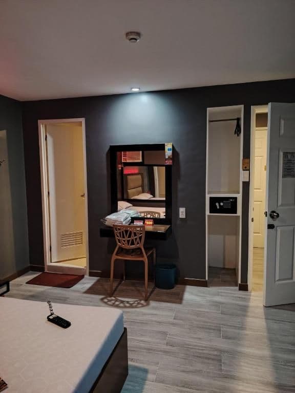 Regular Garage Room