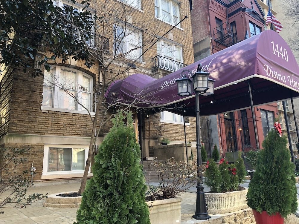 District Hotel3