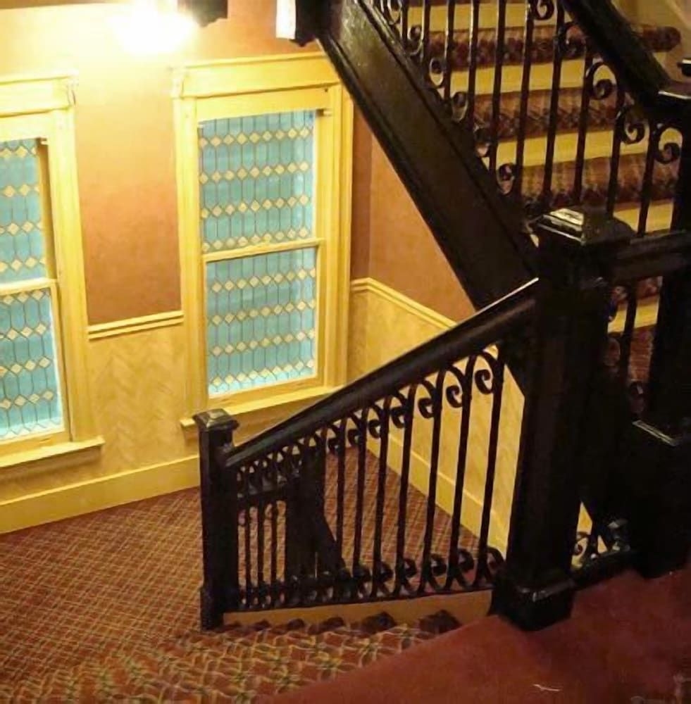 District Hotel4