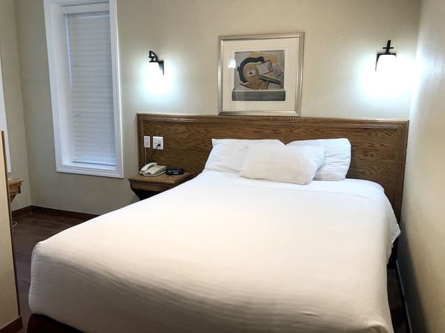 Traditional Room, 1 Queen Bed