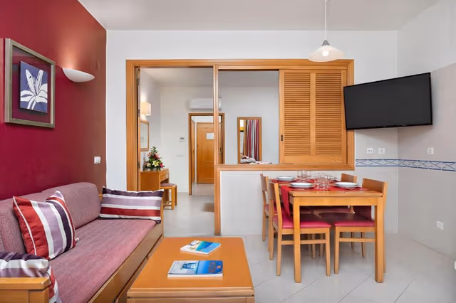 One-Bedroom Junior Club (2 Adults)