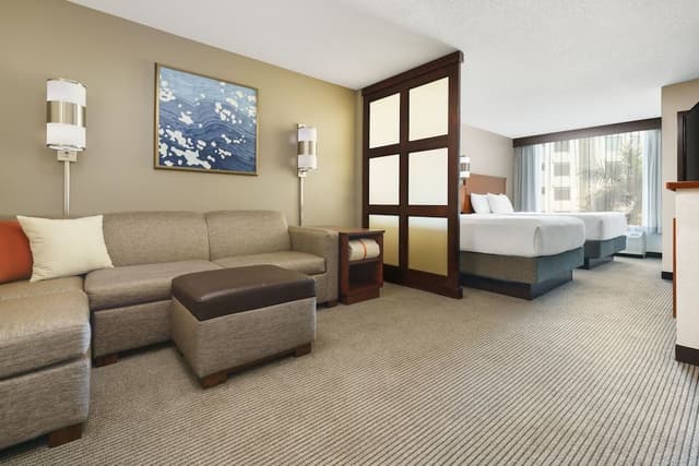 Room, 2 Queen Beds, Accessible, Bathtub