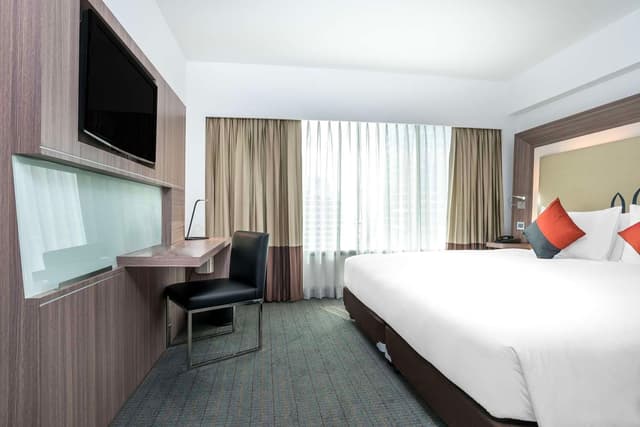KING GUEST ROOM HIGH FLOOR