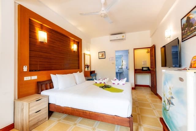 Superior Room, 1 Double Bed, Pool View