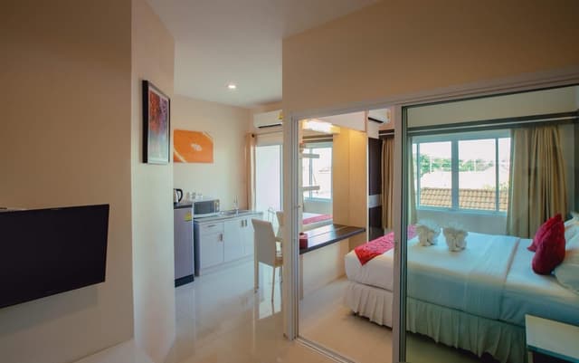 Deluxe King Suite