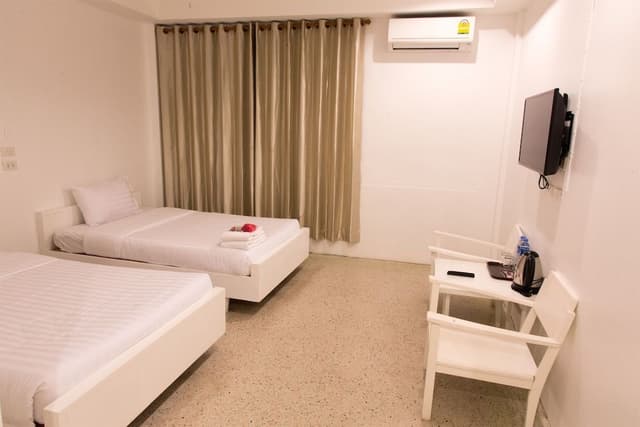 Classic Twin Room