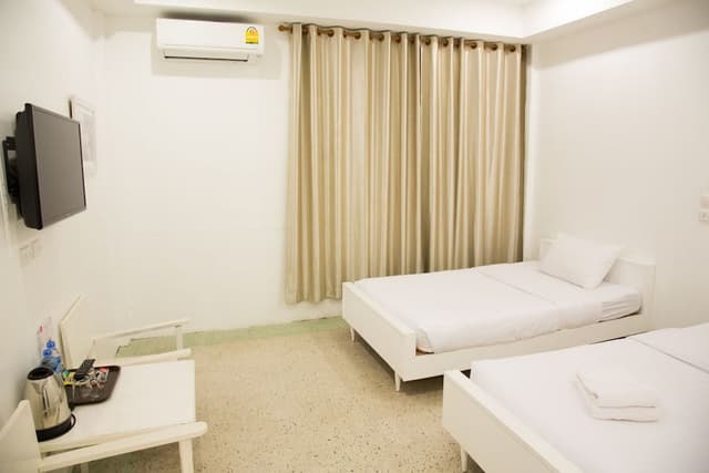 Classic Twin Room