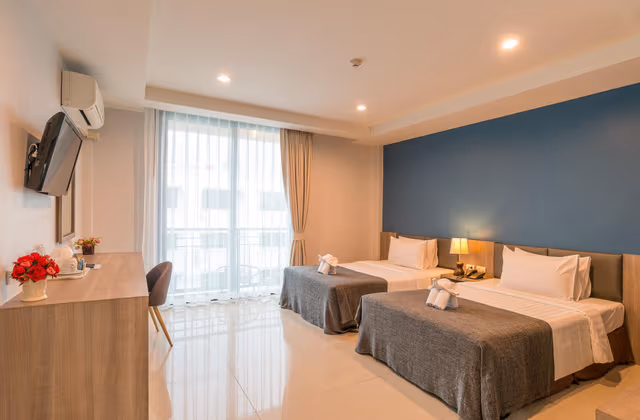 Deluxe Twin Room with Balcony