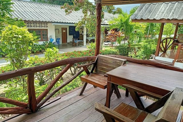 Standard Bungalow King Bed