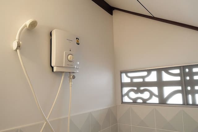 Bungalow Twin Bed with Fan
