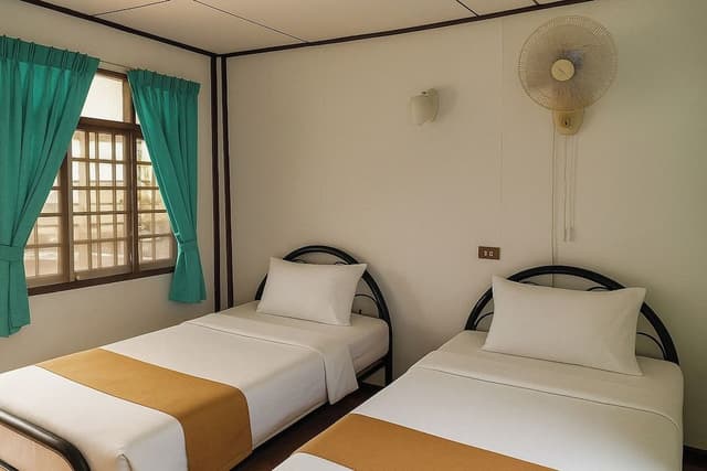 Bungalow Twin Bed with Fan