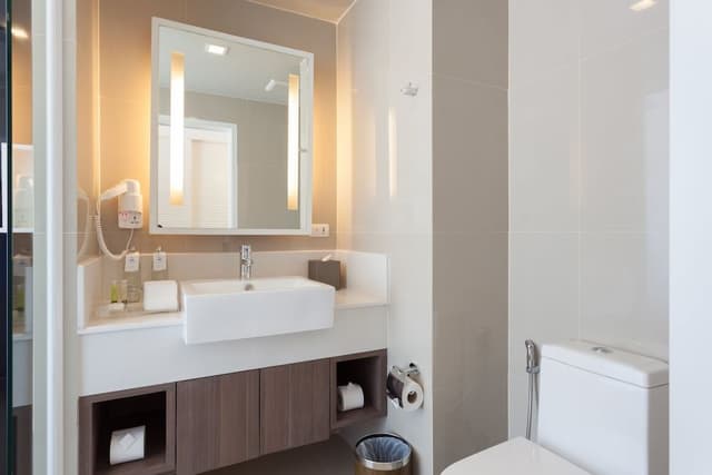 Superior Room, 2 Twin Beds, Balcony, City View