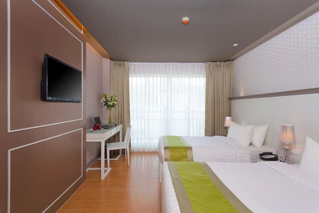 Superior Room, 2 Twin Beds, Balcony, City View