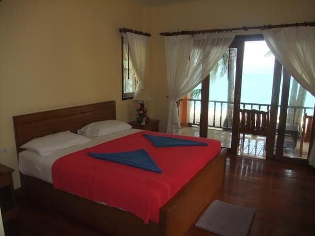 Deluxe Beach Front