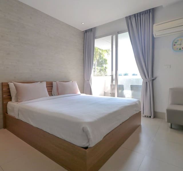 Family Room, 2 Bedrooms