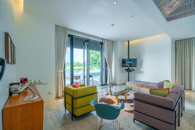 PoolXide Cabin Suite