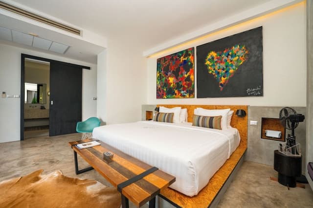 PoolXide Cabin Suite