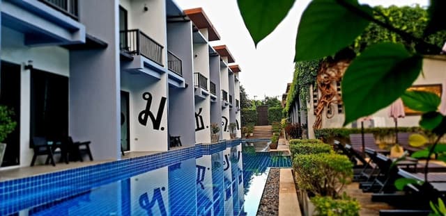 Deluxe Room, Pool Access