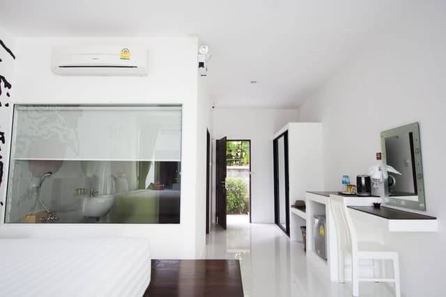 Deluxe Room, Pool Access