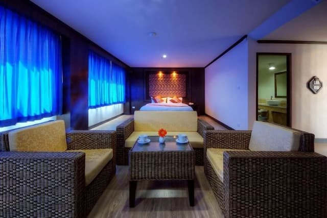 Deluxe Suite