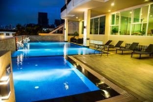 Patio Luxury Suites3