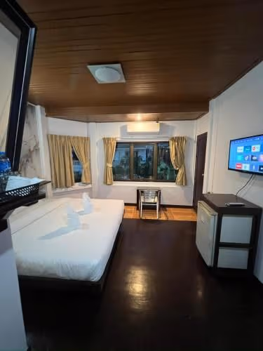 Deluxe Double or Twin Room