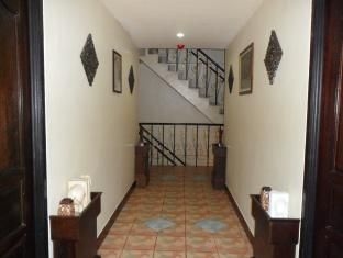 โกลด์ โคสต์ อินน์ (Gold Coast Inn)2
