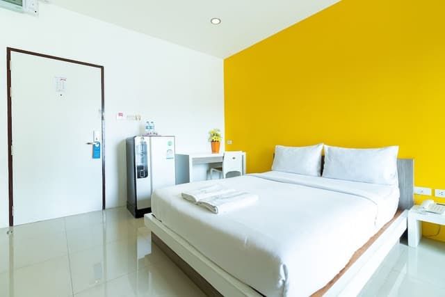 Standard Queen Room