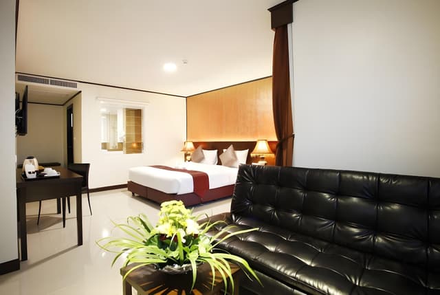Deluxe King Bed