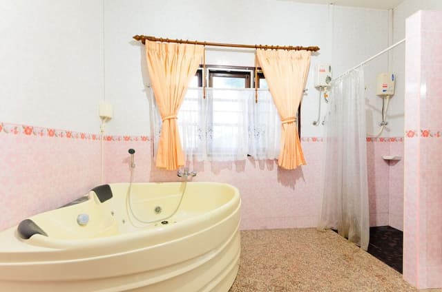 Superior AirConditioning with Jacuzzi