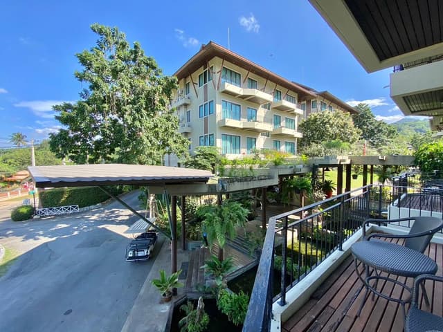 Junior Garden View Suite