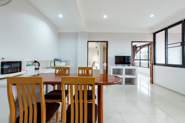 2 Bedrooms Apartment