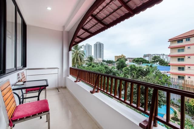 2 Bedrooms Apartment