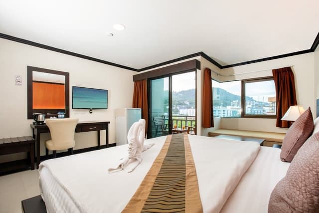 Deluxe King or Twin Room