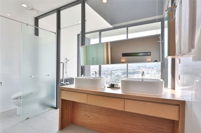 Two Bedroom Suite with Bathtub