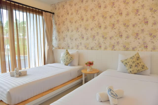Superior Room, 1 Bedroom, Lanai, Pool View
