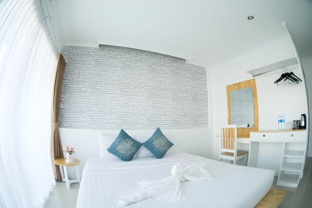 Superior Room, 1 Bedroom, Lanai, Pool View