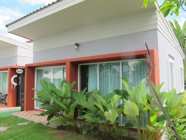 2 Bedrooms Suite Pool Side