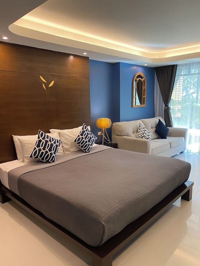 Suite, 1 King Bed, Pool Access, Pool View