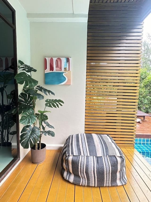 Suite, 1 King Bed, Pool Access, Pool View