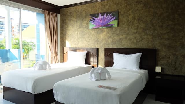 Deluxe Twin Room